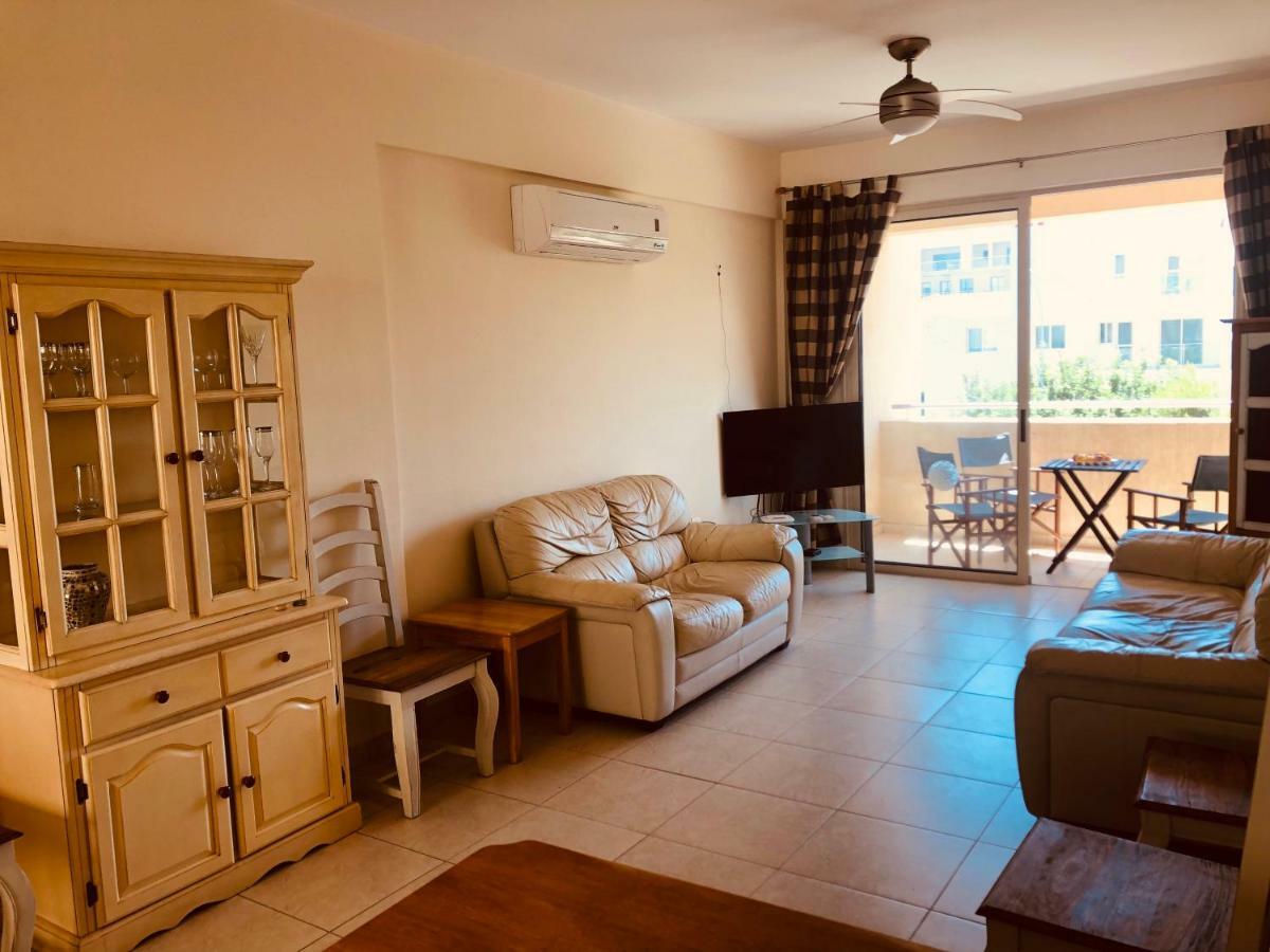 Apartment Private At Aristo Universe Iii With Pool